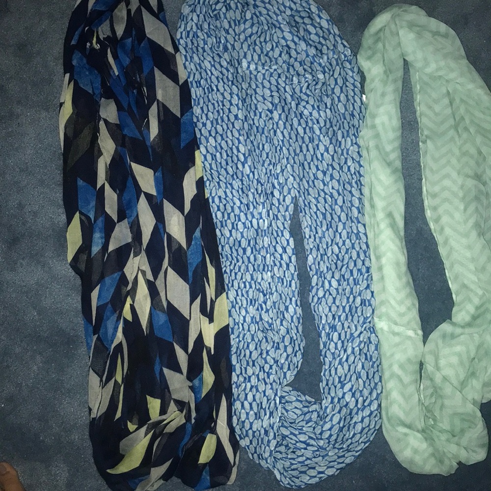 Infinity scarves, lightly worn, perfect condition